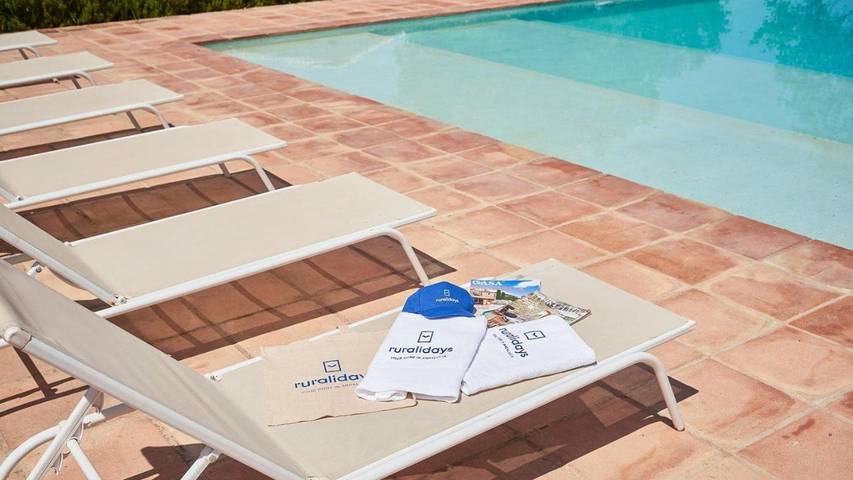 Casa rural para 16 personas, con Terraza además de Jardín y Piscina en Arjona - 2