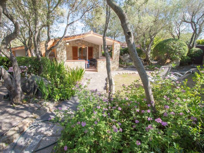 Ferienwohnung für 6 Personen, mit Terrasse und Garten in Porto Pollo