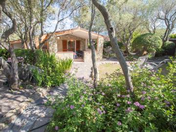 Gîte pour 6 personnes, avec jardin, animaux acceptés à Porto Pollo