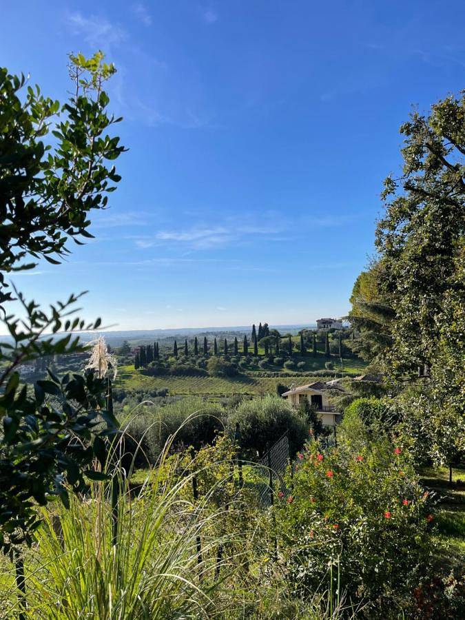 Gîte pour 2 personnes, avec jardin ainsi que piscine et vue à Fonte Nuova - 4