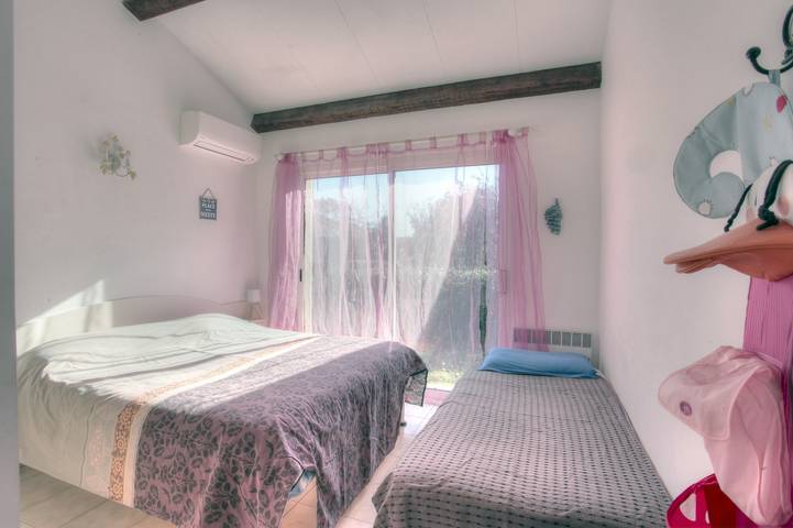 Location de vacances pour 6 personnes, avec terrasse ainsi que piscine et jardin à Cervione - 4