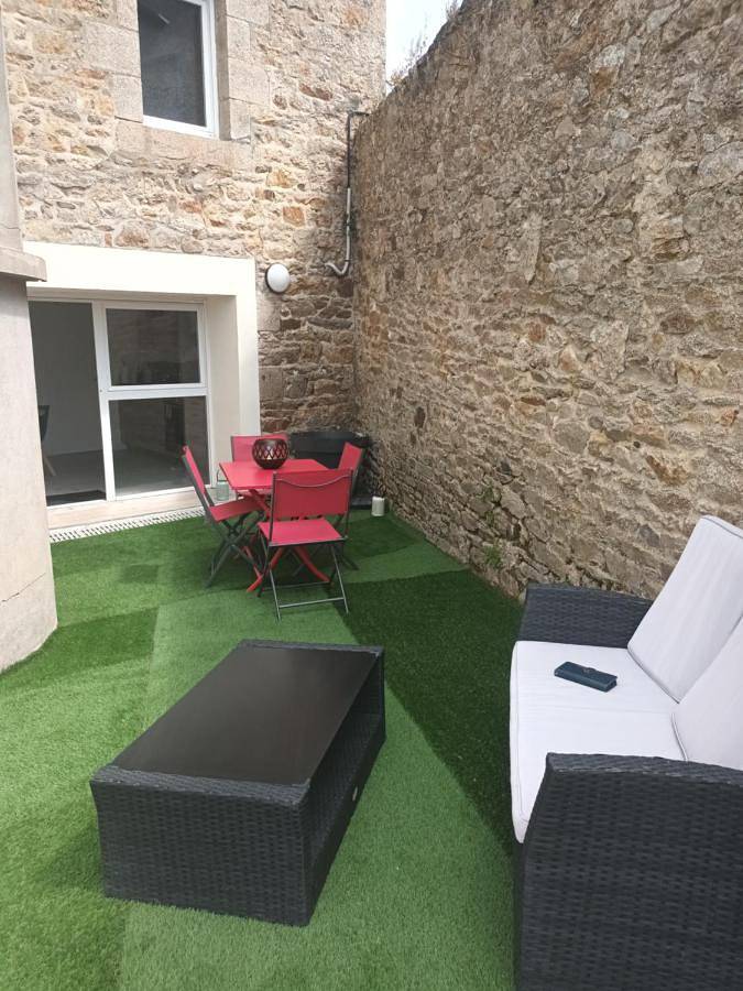 Gîte pour 4 personnes, avec jardin à Ploumagoar - 3