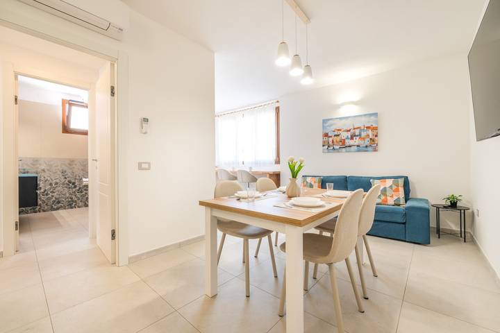 Apartamento entero, Elegancia luminosa y diseño contemporáneo en Teulada in Teulada (Italia), Provincia de Cagliari
