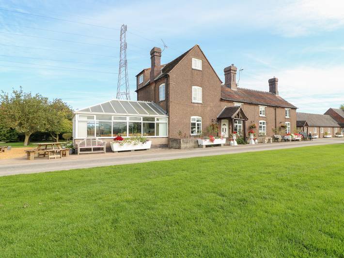 Far Coley Farm &amp; Log Cabin in Stafford, Staffordshire