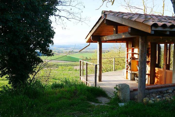 Cabane en bois pour 2 personnes, avec balcon et jardin