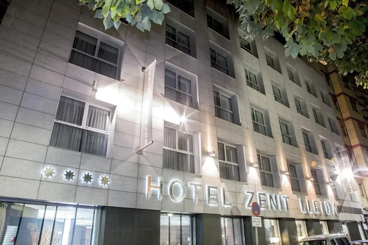 Hotel for 10 people, with terrace, with pets - 1