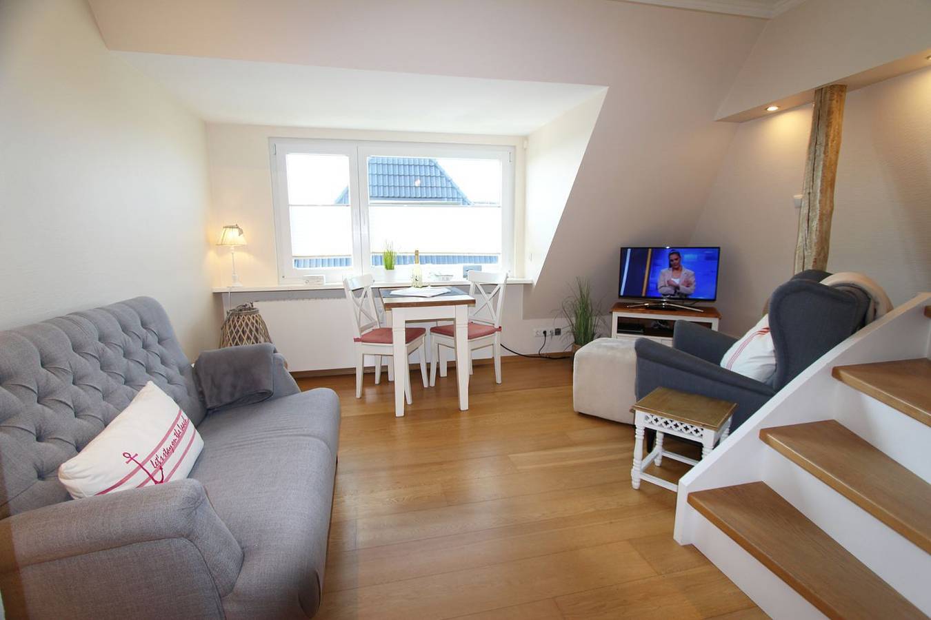 Ganze Wohnung, Geschmackvoll eingerichtetes Zwei-Zimmer-Appartement im Süden Wenningstedts in Wenningstedt, Sylt