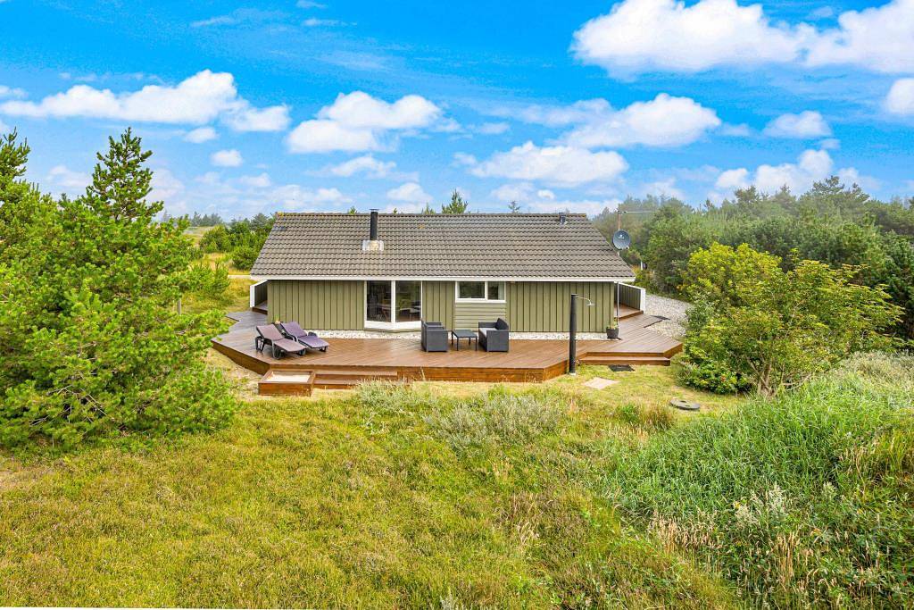 Familienfreundliches Ferienhaus mit Kamin, Sauna und Whirlpool in Bjerregård, Holmsland Klit
