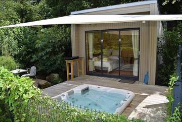 Maison d’hôte pour 2 personnes, avec vue et terrasse ainsi que jardin et piscine à Cordemais