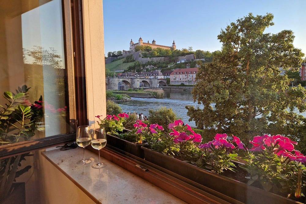 Appartement entier, Old Town Gem with Castle View & Main Bridge in Würzburg, Région viticole de Franconie
