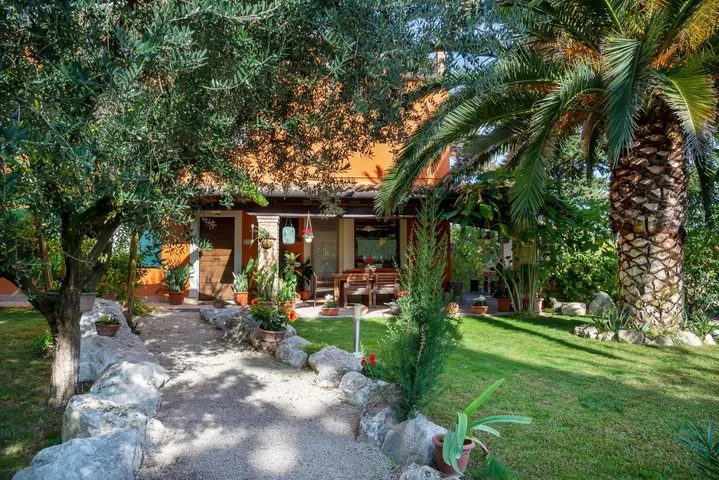 Bed and breakfast per 2 persone, con panorama e giardino - 1