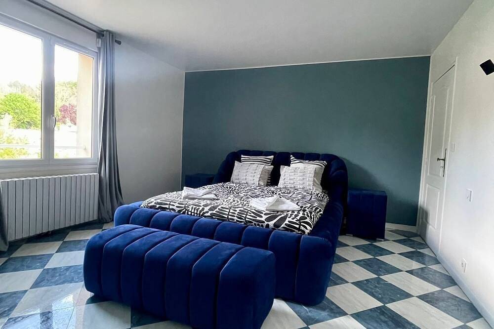 Family villa private pool 8pers 20 min from Fontainebleau in Melun, Seine-et-Marne