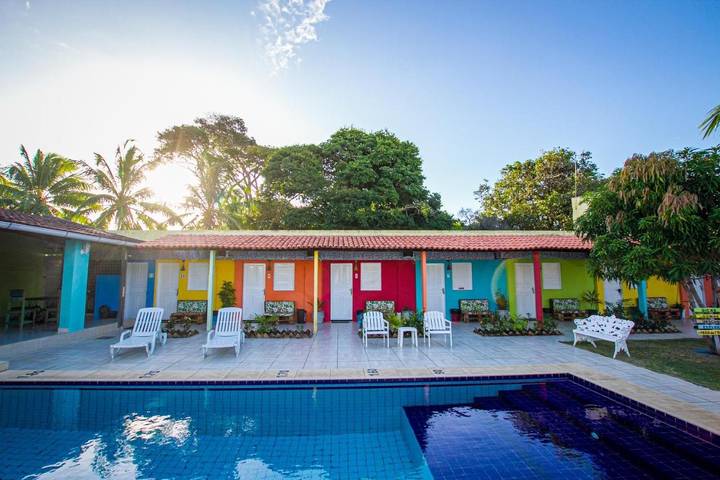 Pousadas para 3 pessoas, com piscina e vista e ainda jardim na Praia do Francês