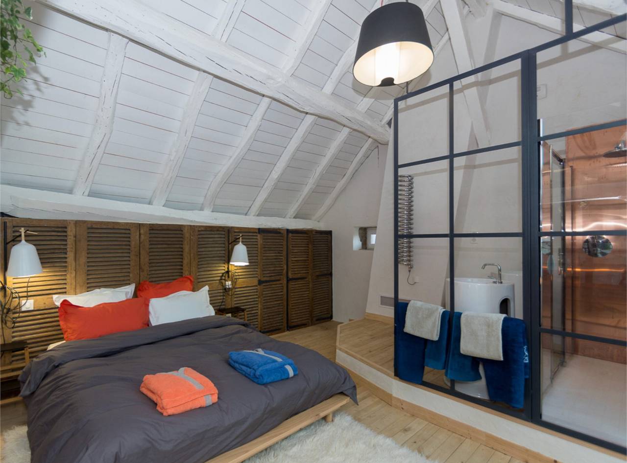 Chambre d’hôtes « Chambre Madeleine » avec vue montagne, piscine partagée et Wi-Fi in Bouvesse-Quirieu, Région de La Tour-du-Pin