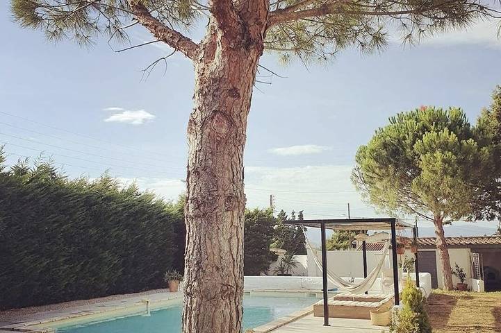 Location de vacances pour 8 personnes, avec jardin à Douzens