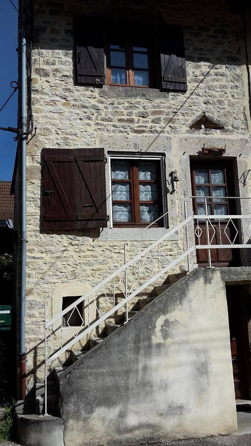 Location de vacances pour 7 personnes, avec balcon à Vertrieu - 4