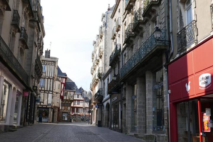 Gîte pour 4 personnes, avec vue dans Marche Sur La Place Des Lices Vannes - 2