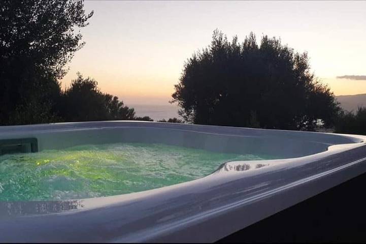 Apartamento de vacaciones para 4 personas, con jardín y jacuzzi - 1