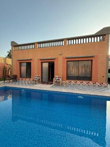 Maison d’hôte pour 8 personnes, avec piscine ainsi que vue et jardin, adapté aux familles dans Aghmat