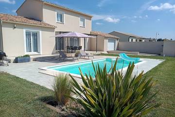 Gîte pour 6 personnes, avec jardin, animaux acceptés à Mollégès