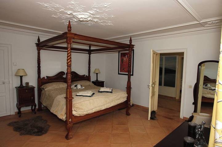 Location de vacances pour 12 personnes, avec jacuzzi et jardin, animaux acceptés à Lacroix-Barrez - 2