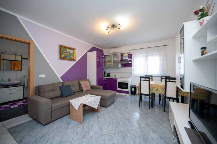 Ferienwohnung für 4 Personen, mit Balkon/Terrasse in Bibinje