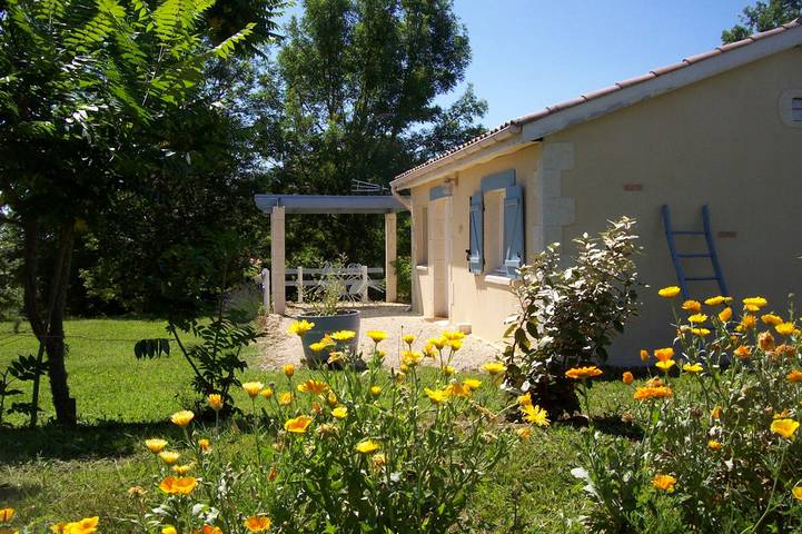 Gîte pour 4 personnes, avec jardin et terrasse, animaux acceptés
