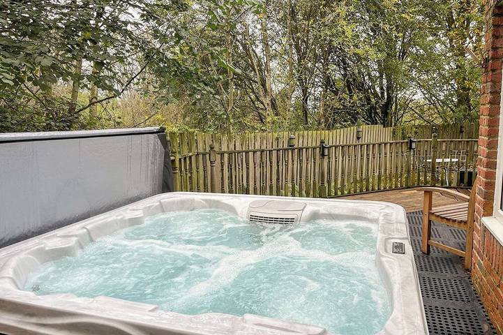 Gîte pour 4 personnes, avec jardin et jacuzzi - 1