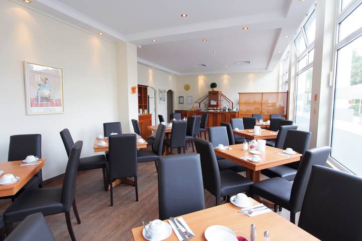 Entire holiday apartment, Holiday apartment for 2 people in Südwest, Leipzig