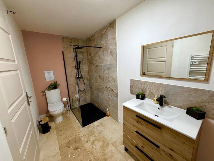 Gîte pour 2 personnes, avec vue ainsi que piscine et terrasse, animaux acceptés à Saint-Laurent-d'Aigouze - 4