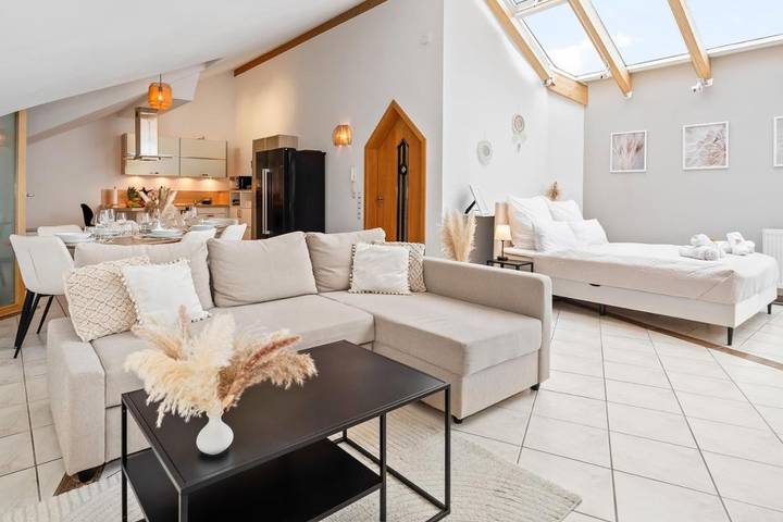 Ferienwohnung für 8 Personen, mit Balkon und Whirlpool sowie Terrasse und Sauna in Künzell