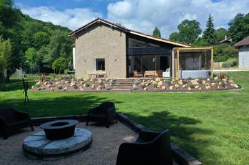 Gîte pour 8 personnes, avec jardin et jacuzzi dans Sarp