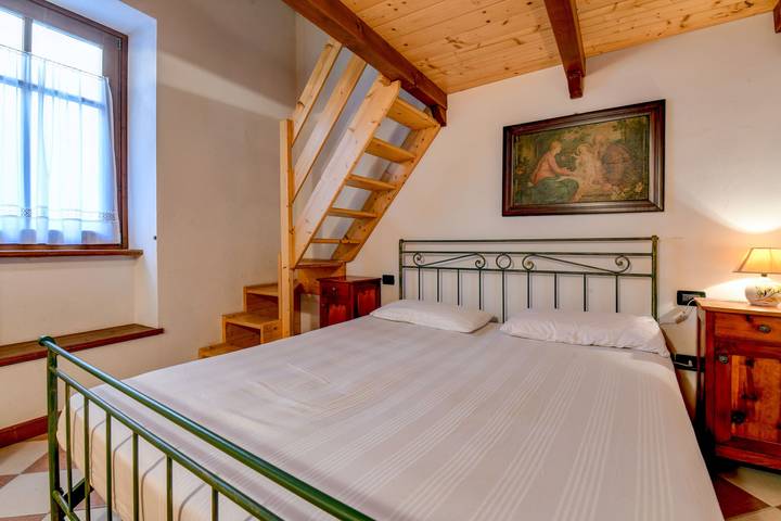 Appartamento intero, Grazioso appartamento "Brezza del Lago", direttamente sul Lago di Garda, Wi-Fi, animali domestici ammessi in Maderno, Toscolano-Maderno