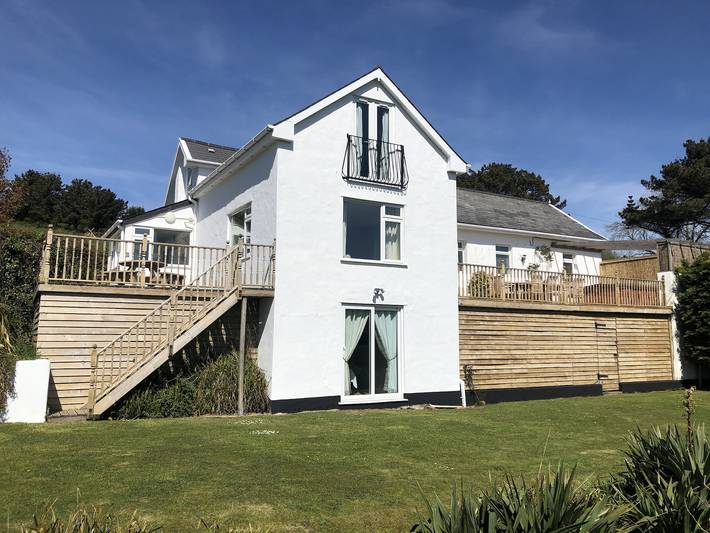 Holiday home for 10 people, with garden in Ilfracombe