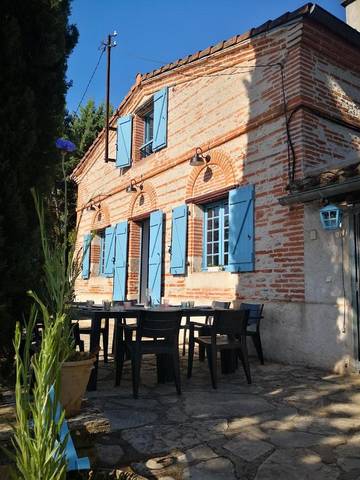 Location de vacances pour 6 personnes, avec jardin et vue à Castelnau-de-Lévis