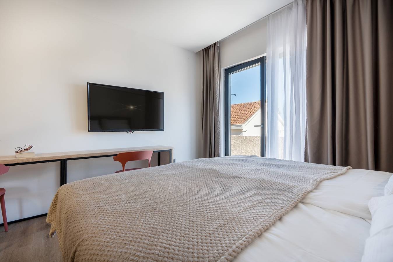 Apartamento inteiro, Modern Studio with Terrace near the Beach in Orebic, Dubrovnik-Neretva