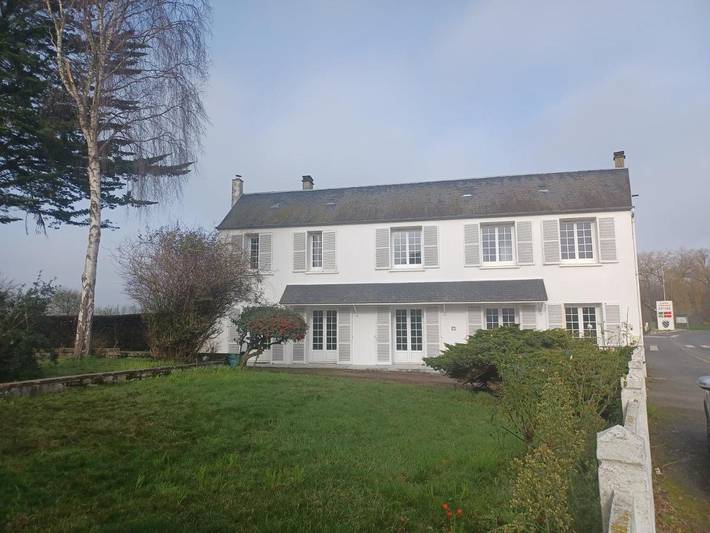 Location de vacances pour 12 personnes, avec Terrasse ainsi que Jardin et Vue à Trévières