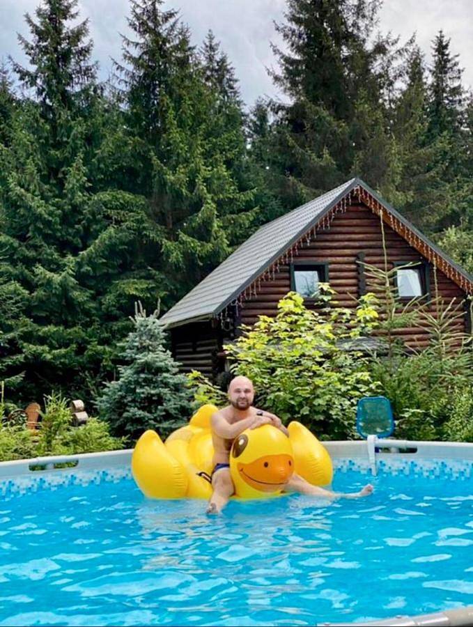 Lodge für 6 Personen, mit Ausblick und Terrasse sowie Pool in der Ukraine