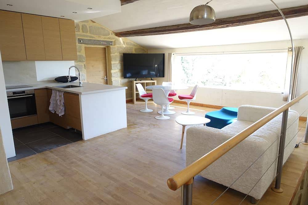 Loft Saint Quentin la Poterie in Saint-Quentin-la-Poterie, Nimes region