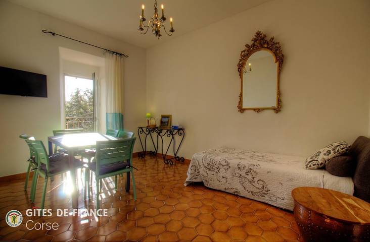 Gîte pour 4 personnes, avec Terrasse et Vue à Corbara - 3