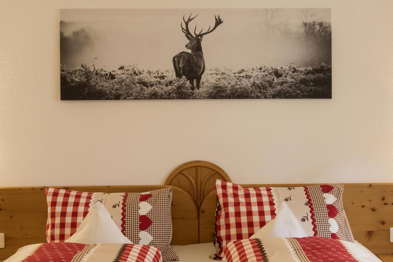 Ganze Ferienwohnung, Doppelzimmer 1 mit Dusche, Wc in Sankt Gallenkirch, Verwall