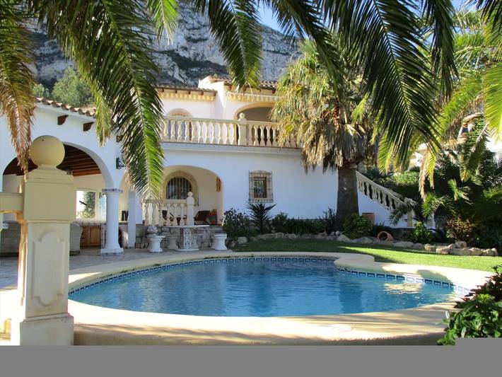 Villa für 8 Personen, mit Whirlpool und Garten sowie Ausblick in Dénia