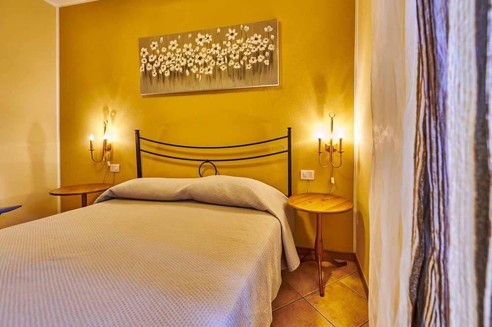 Appartamento intero, Lago di Garda confortevole trilocale di 4  posti letto con wi-fi e smart Tv in Lazise, Prealpi Gardesane