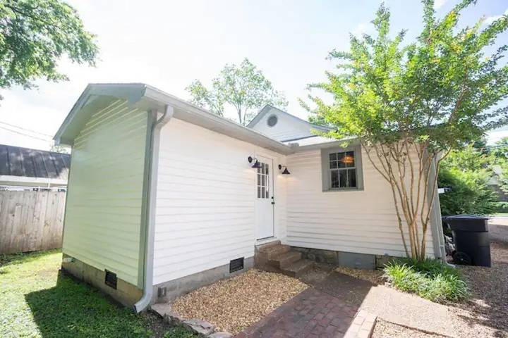 Vacation rental for 5 people, with yard in Franklin