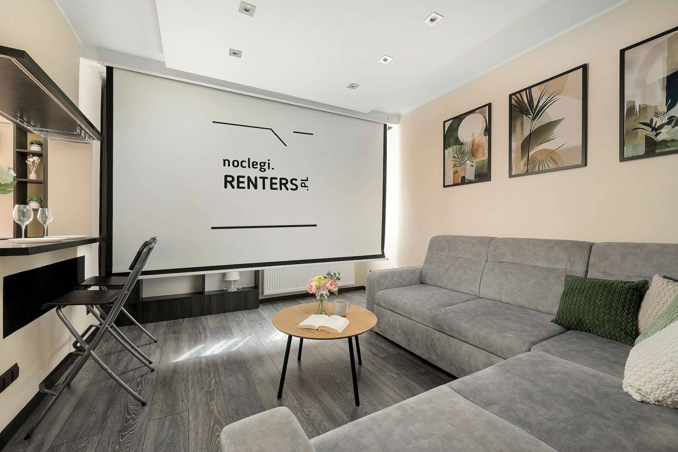 Geheel vakantieappartement, Climatic Studio with Projector | Old Town, 200 m to Market Square in Wrocław, Neder-Silizië