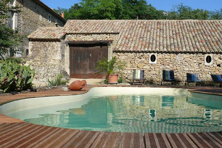 Gîte pour 7 personnes, avec Jacuzzi et Terrasse ainsi que Jardin et Piscine