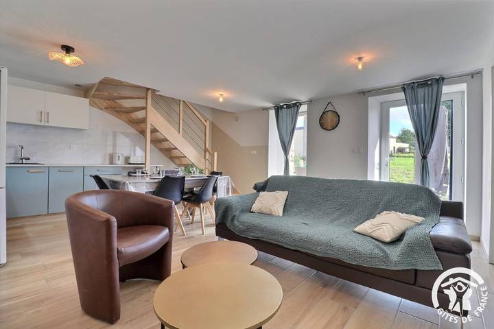 Gîte pour 4 personnes, avec jardin ainsi que piscine et terrasse à Montfort-sur-Meu - 3