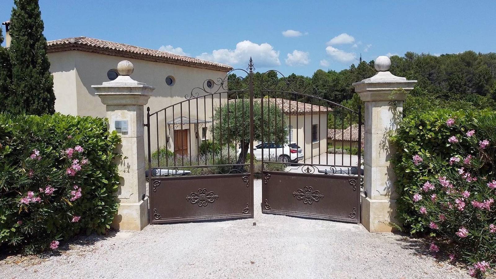 Apartamento vacacional entero, Air-conditioned flat with garden in Montauroux, Region de Draguignan