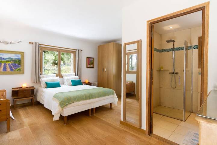 Domaine de Charme sur 1Ha:  3 Maisons, Piscine Chauffée 28°, Spa, Idéal Familles in Roquefort-les-Pins, Côte méditerranéenne (France)