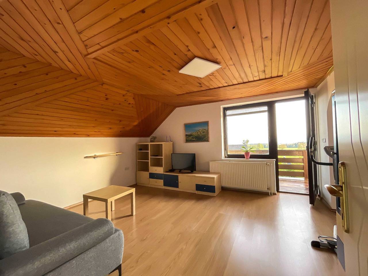Ganze Wohnung, Two Bedroom Apartment with Balcony and Mountain View in Karawanken und Bachergebirge, Oberkrain